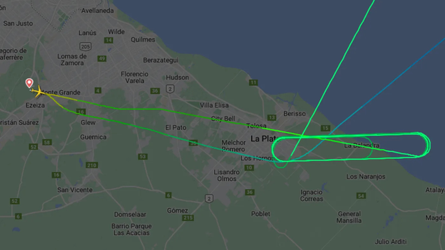 el mapa que muestra las vueltas que dio el avion de aerolineas argentinas en la region