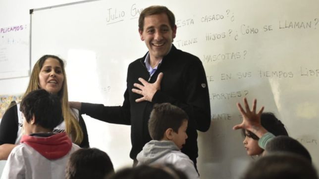 la comuna cruzo al fdt por el estado de las escuelas: garro termino con el pan y circo