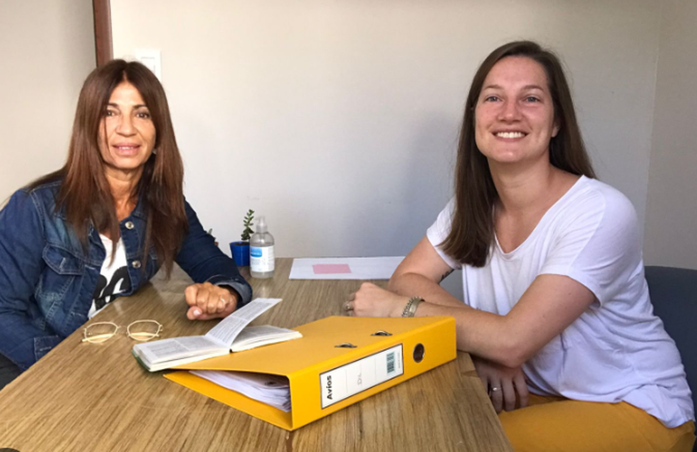 La concejala Carolina Dil encabezó los cuestionamientos contra el oficialismo tras un nuevo aumento de tasas municipales en Ensenada. La concejala Carolina Dil encabezó los cuestionamientos contra el oficialismo tras un nuevo aumento de tasas municipales en Ensenada.