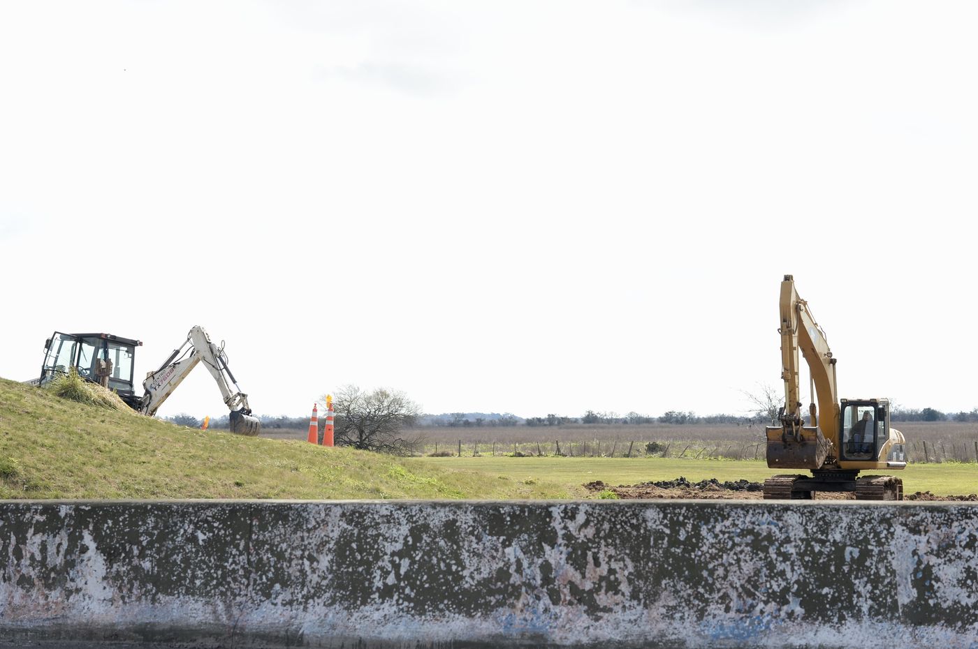 city bell obra maquina  bajada autopista (1).jpg
