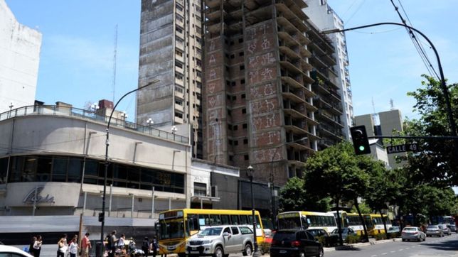 el historico edificio abandonado de calle 7 sera terminado gracias a un megaproyecto