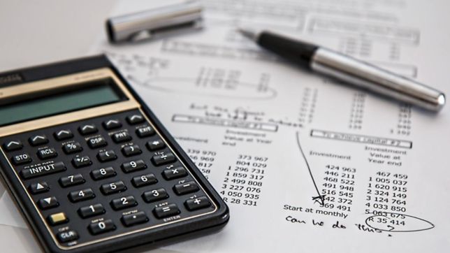 revelan que casi la mitad de cada hora trabajada es para pagar impuestos