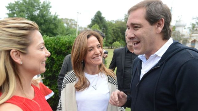 garro recibio a la primera dama en la republica de los ninos