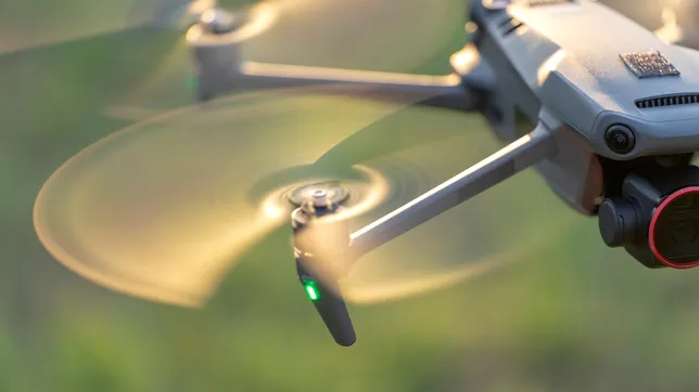 ladrones entraron a una casa de villa elvira y se llevaron armas, dinero y un dron