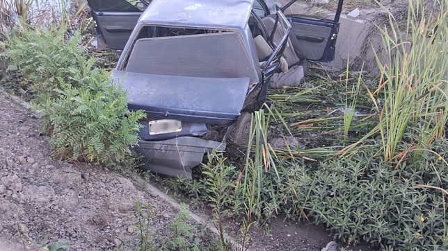 una joven murio y cuatro hombres resultaron heridos en un violento choque en ensenada