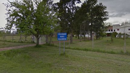 Entraron a un seminario católico de La Plata, amenazaron a curas y monjas y les robaron para comer