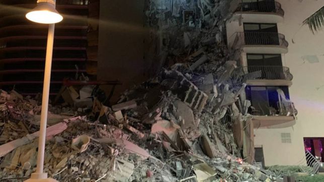 video: se derrumbo un edificio en miami mientras todos dormian y buscan sobrevivientes