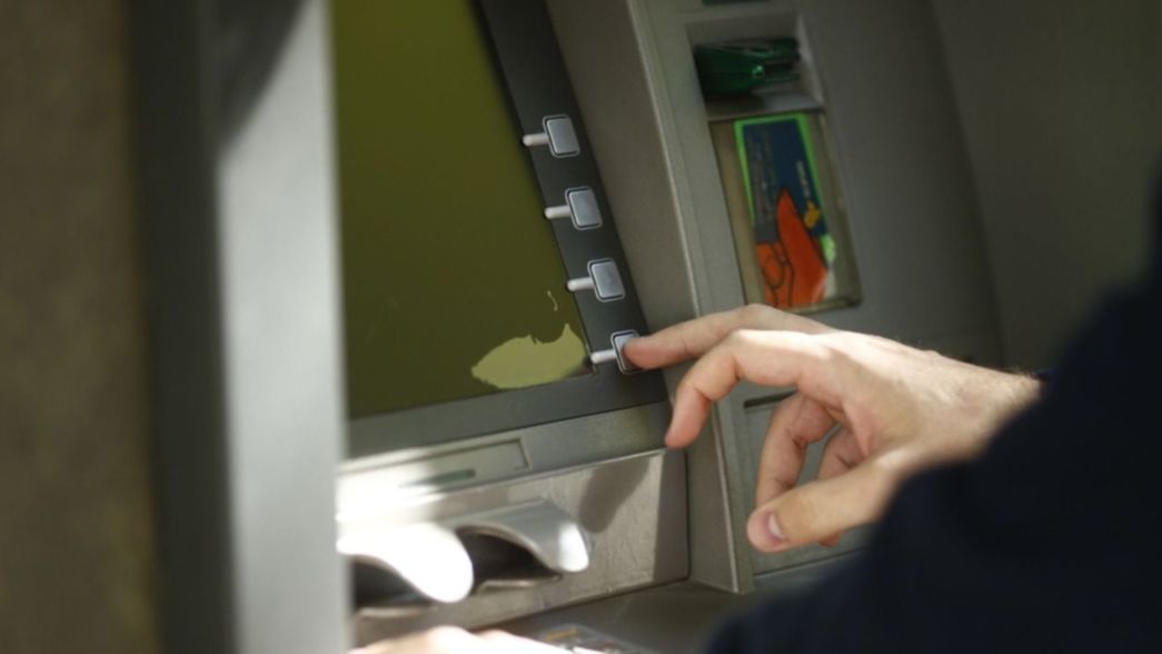 Delincuentes asaltaron a una mujer en La Loma y se llevaron todo su dinero