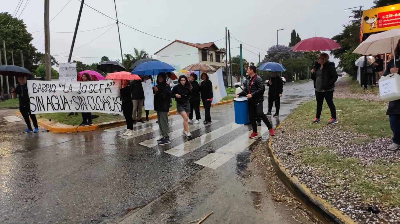 Un gran sector de La Plata salió esta semana a la calle por la falta de agua