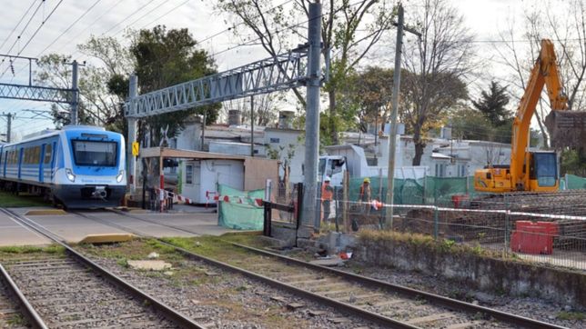 los obreros de la uocra anticipan una marcha por la paralizacion de la obra en 1 y 32