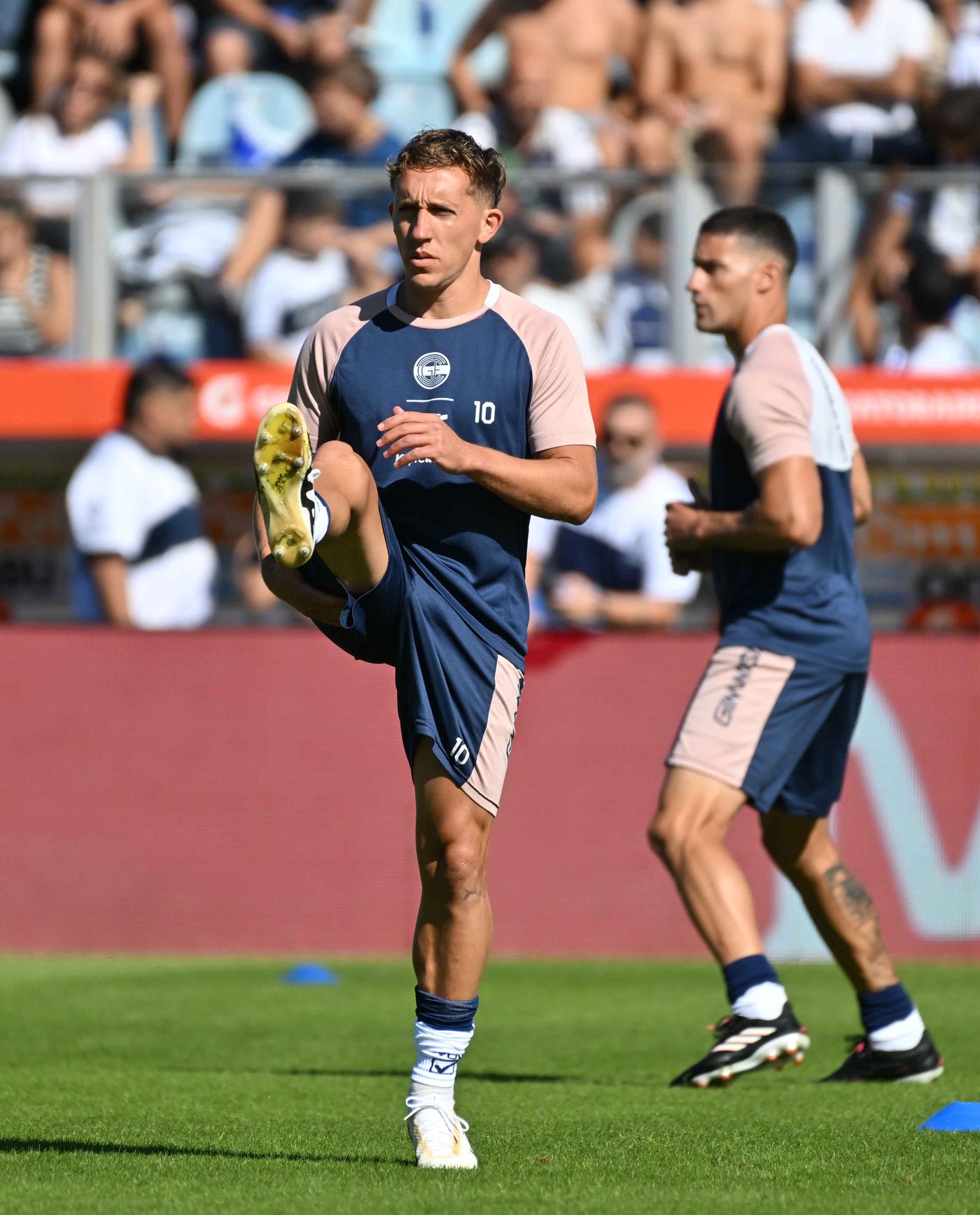 Pablo De Blasis es una opción para Diego Flores en el mediocampo de Gimnasia.