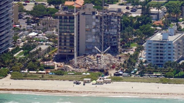 el duro aviso de los rescatistas en miami: ?encontramos restos humanos bajo los escombros?
