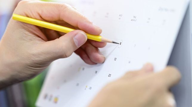 el gobierno confirmo el traslado del 12 de octubre y habra otro fin de semana largo