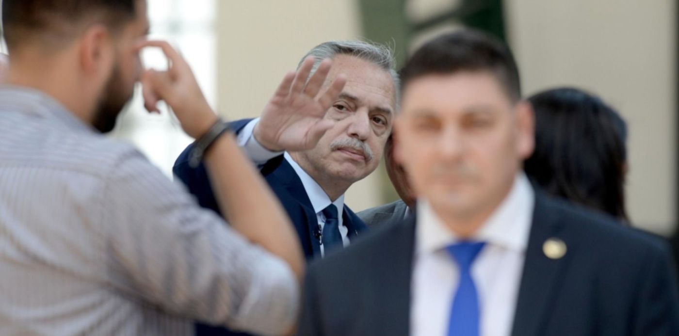 Alberto Fernández en La PLata estación de trenes
