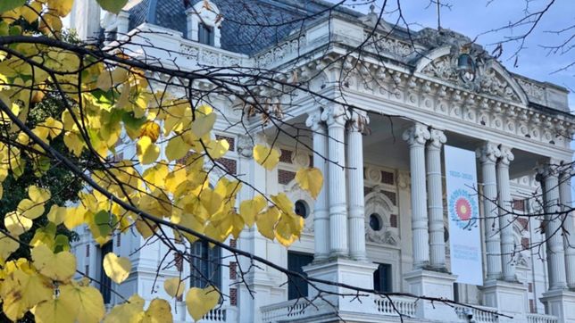 provincia convoco a los trabajadores estatales a discutir un aumento salarial