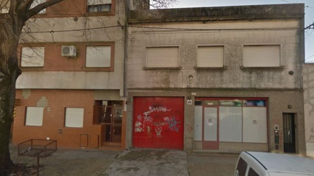 robaron en un local deportivo de el mondongo y encerraron a los clientes en el bano