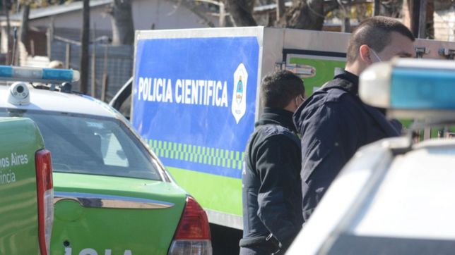 misterio en berisso: hallan un cadaver a metros de la playa e investigan que sucedio