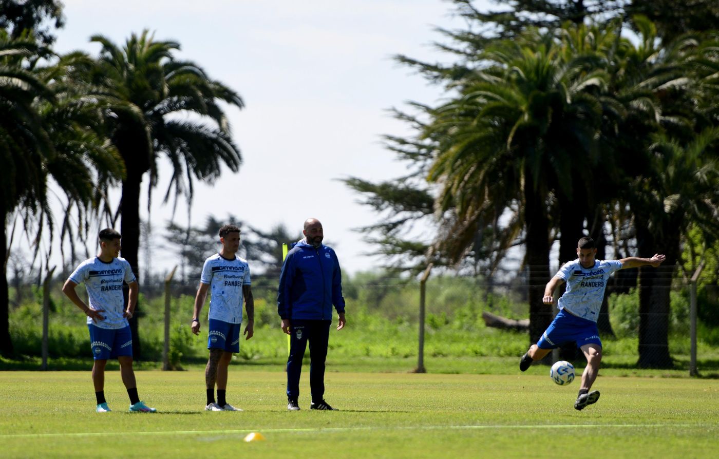 Entrenamiento Gimnasia Morales Méndez 2.jpg