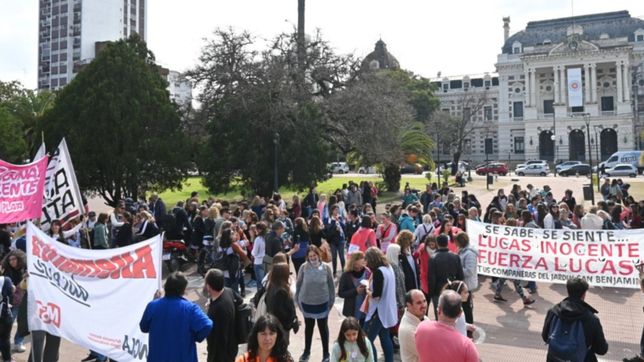 los docentes que respaldan a lucas puig haran la marcha de antorchas este sabado