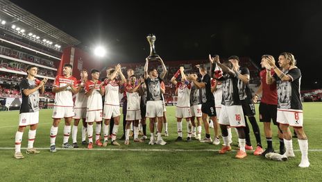 Las opciones que maneja Estudiantes para liberar cupo e incorporar a un nuevo futbolista
