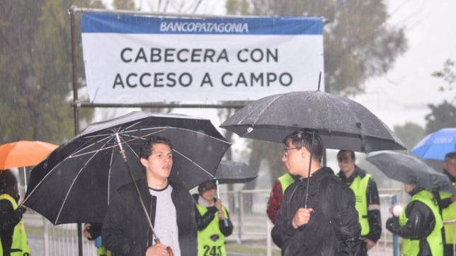la lluvia no frena a roger waters y todo esta en marcha para el segundo show en la plata