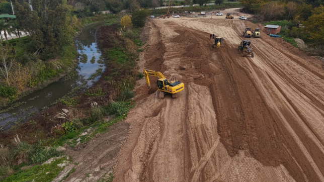 asi avanzan las obras de la nueva bajada en la autopista en city bell