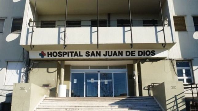 violenta pelea vecinal en la plata: lo apunalaron por la espalda y termino internado