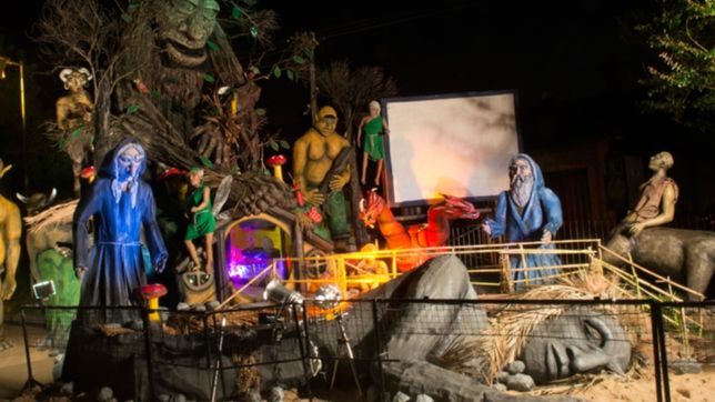 drako hara un show de luces y movimiento con sus munecos de fin de ano