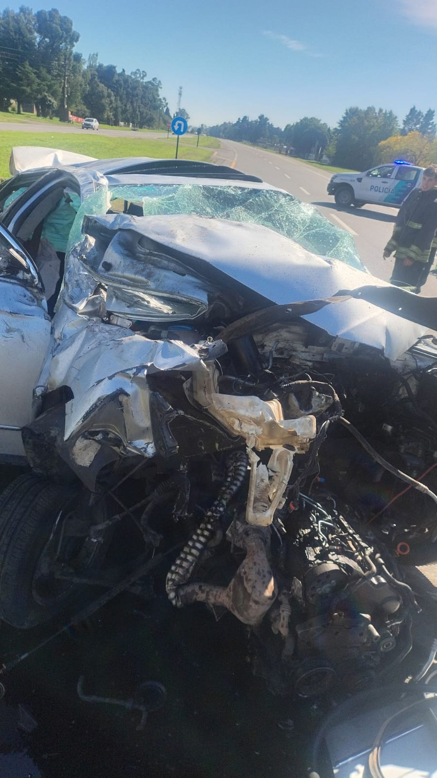 As&iacute; qued&oacute; el auto involucrado en el accidente que provoc&oacute; el corte de la Ruta 2 a la altura de El Peligro