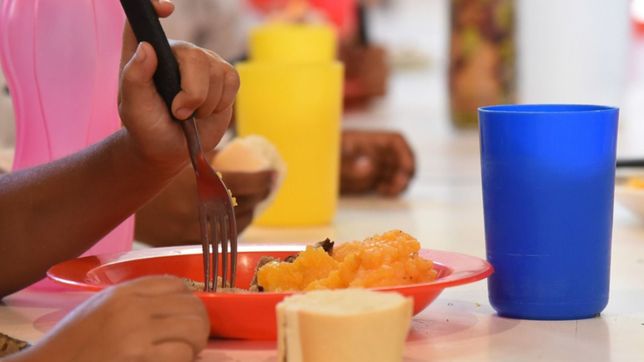 en una parroquia de melchor romero hay 2 mil personas en lista de espera para comer