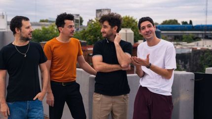 La diversión y el baile explotan en La Plata con un nuevo show de El Kuelgue en Atenas