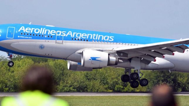 partio rumbo a moscu un nuevo vuelo de aerolineas argentinas en busca de mas vacunas