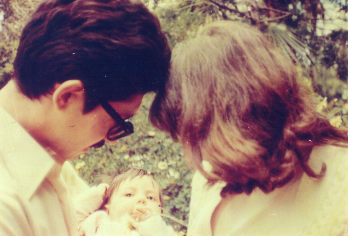 La beba Clara Anahí junto a sus padres