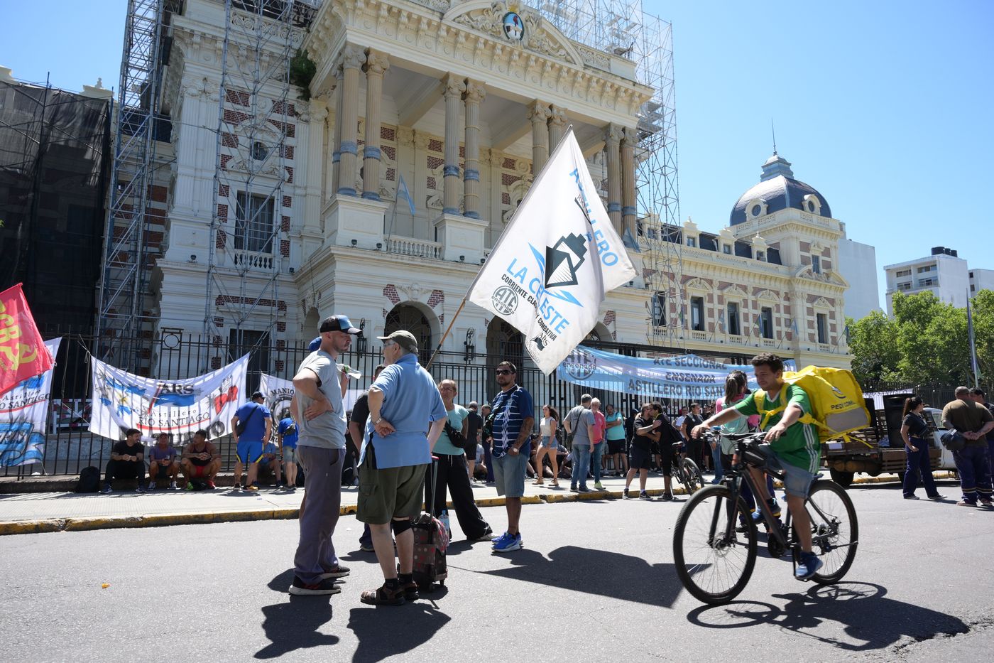 Protesta trabajadores Astillero Río Santiago (1)
