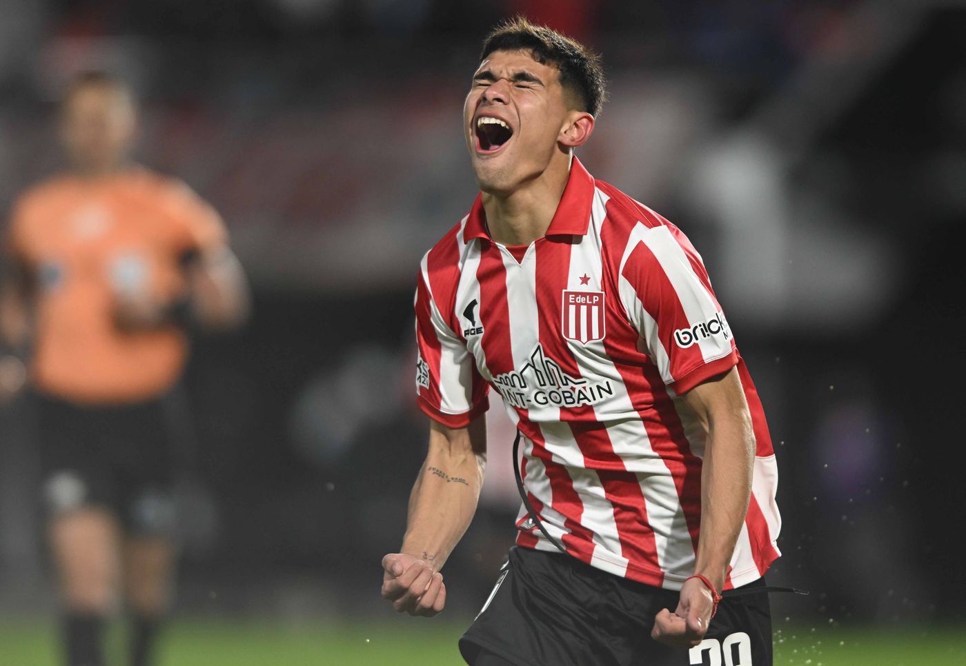 Estudiantes Independiente Rivadavia Pérez festejo gol (2)