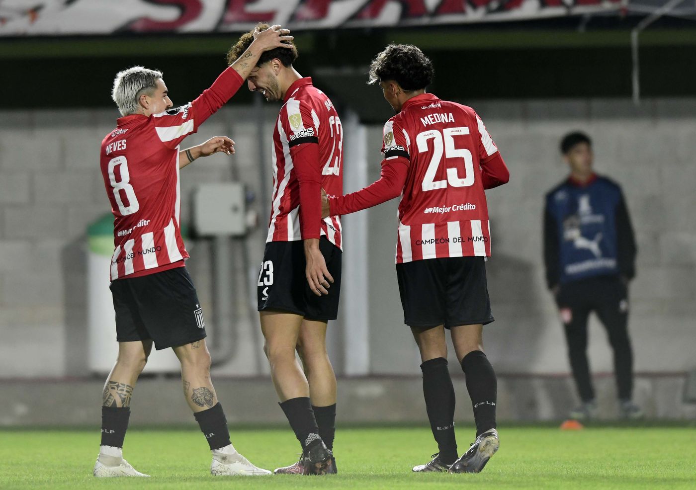 Estudiantes Carabobo Giménez gol.jpg