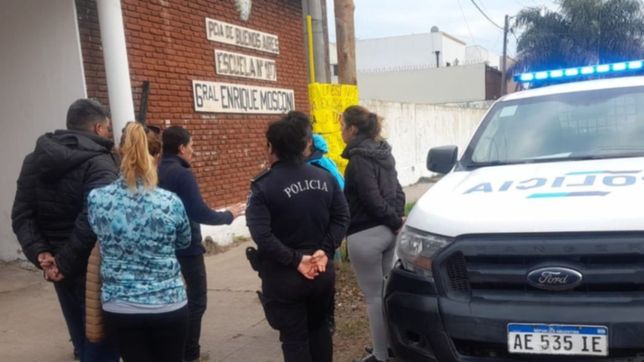 acusan a docentes de una escuela de la plata de mostrar pornografia a los alumnos