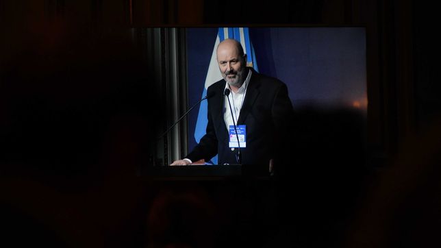 sturzenegger ratifico el esquema de bandas del dolar ante las dudas de los inversores