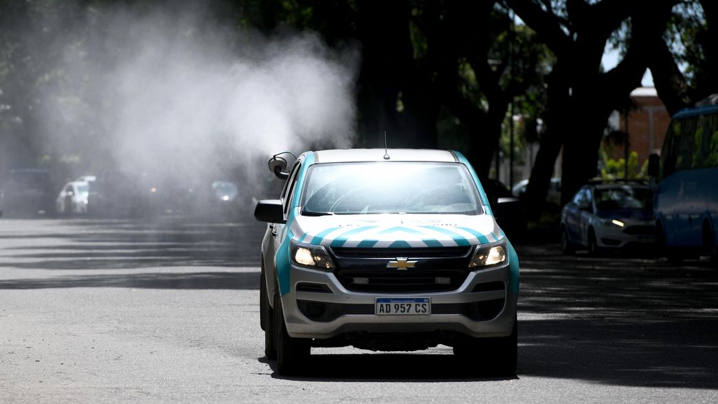 Amplían la fumigación contra el dengue a más barrios de La Plata