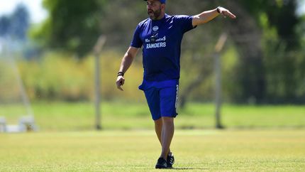 Marcelo Méndez dirigió la práctica de Gimnasia y continúa en el cargo