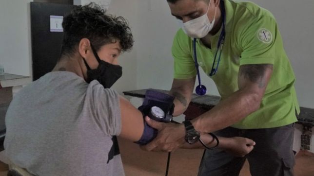 realizan chequeos medicos gratuitos a jovenes deportistas en clubes de tolosa