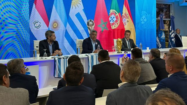 ¿el primer partido y algo mas?: chiqui tapia hizo anuncios para el mundial 2030