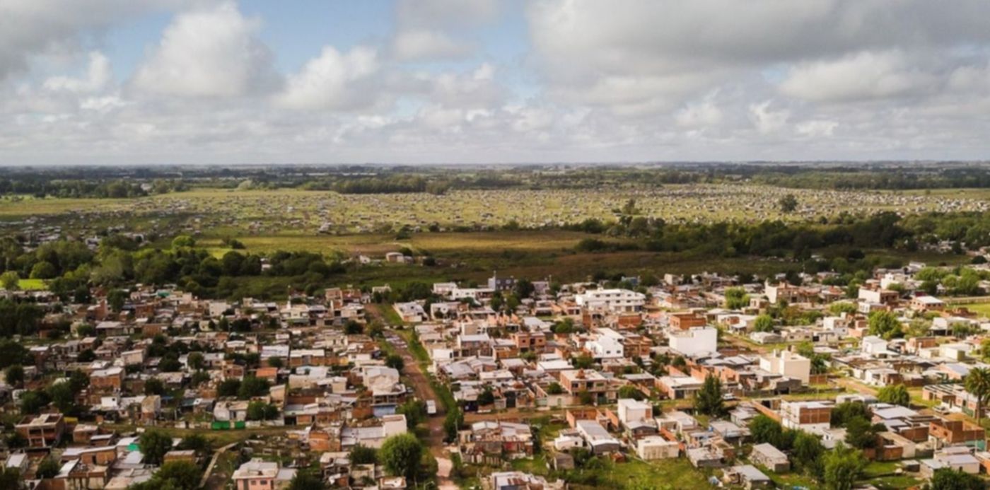 Mega toma de terrenos Los Hornos