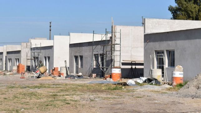 la provincia construira un barrio de 175 casas para mujeres en la plata