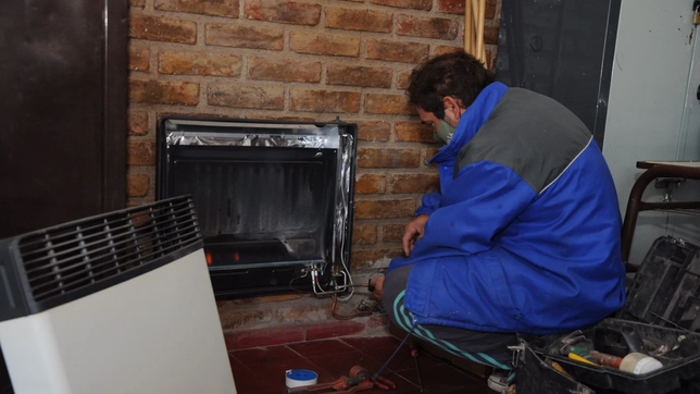 alumnos de una escuela de la plata denuncian que estan sin calefaccion y apuntan contra el consejo escolar