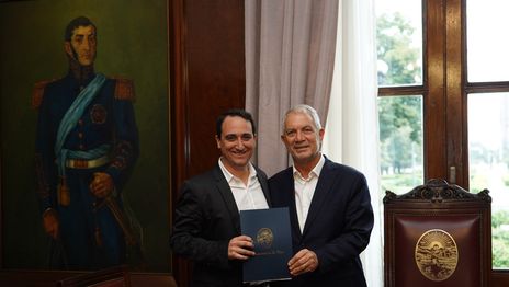 Alak designó a Matías Remes Lenicov como subsecretario de Hacienda del Municipio Alak designó a Matías Remes Lenicov como subsecretario de Hacienda del Municipio