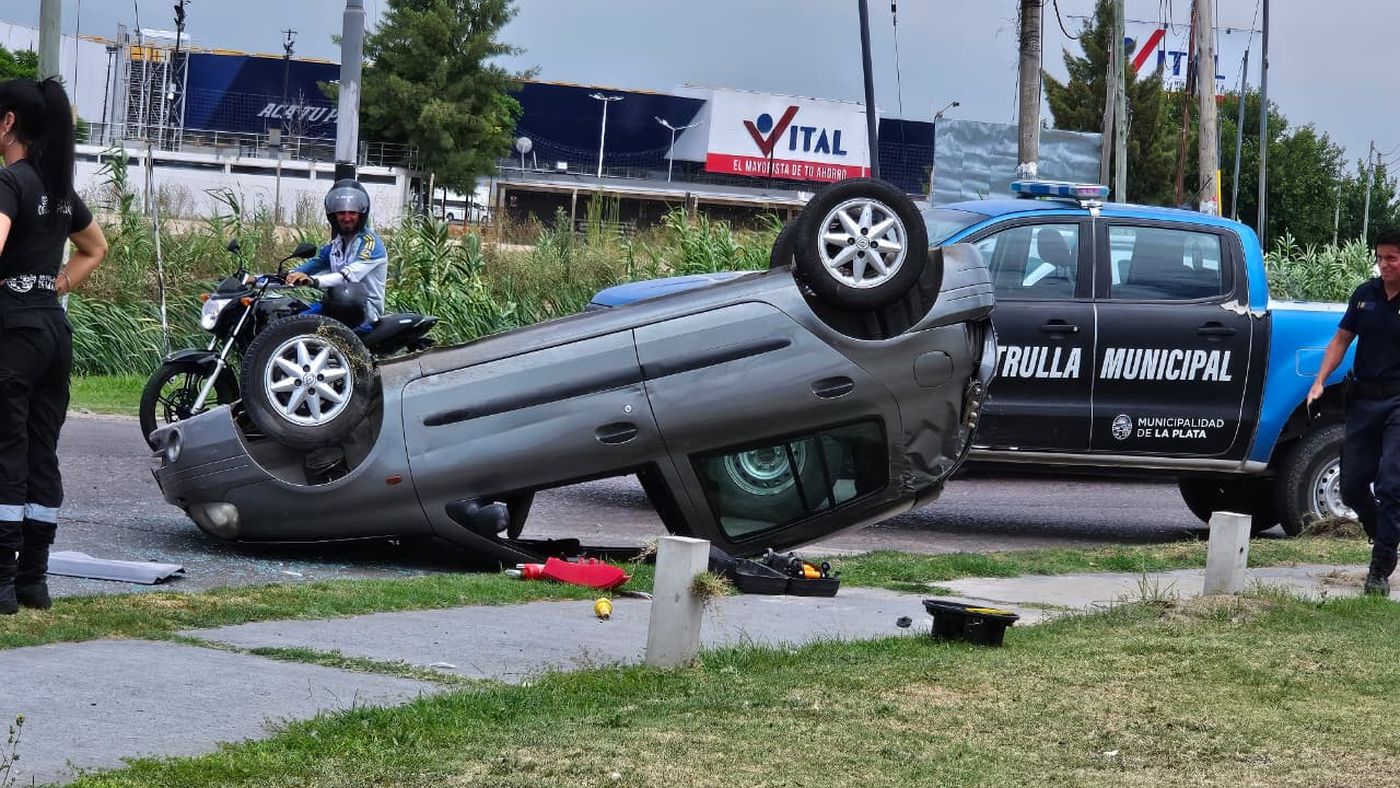 El accidente ocurrió al mediodía en 19 y 520 y, pese al impacto, no hubo heridos de gravedad