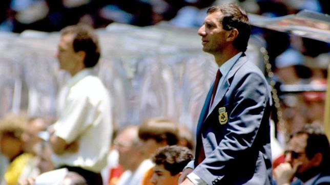 estudiantes homenajea a bilardo con la proyeccion gratuita de su serie en uno