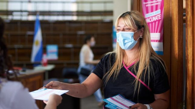 vacuna libre contra el covid-19 para mayores de 30 anos: ¿donde se aplica en la plata?