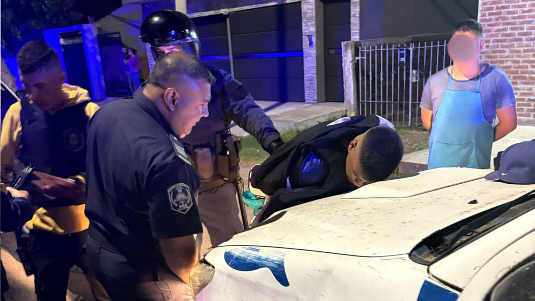 Persecución, tiros y detención: uno de los sospechosos tenía un chaleco antibalas de la Bonaerense
